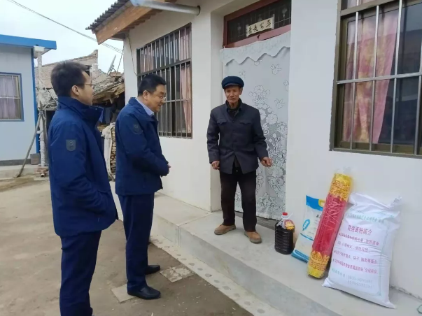 星空网站网页版页面入口-星空(中国)
深入帮扶村开展春节慰问(图2)
