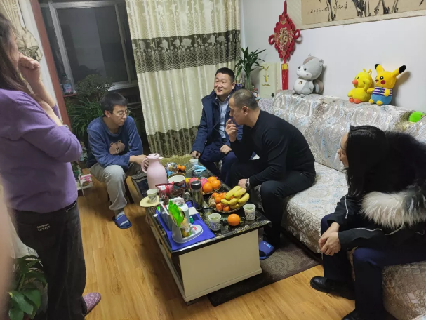 关爱员工冷暖 传递组织温情——星空网站网页版页面入口-星空(中国)
组织开展员工家访活动(图2)
