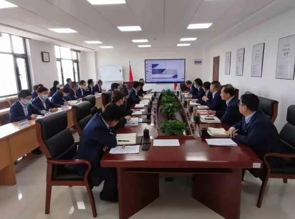 星空网站网页版页面入口-星空(中国)
召开党委理论中心组集体学习会议(图2)