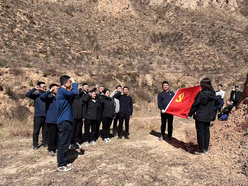 星空网站网页版页面入口-星空(中国)
开展义务植树活动(图3)